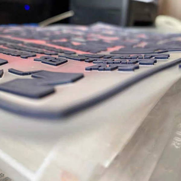 Which pyrography has a three-dimensional effect